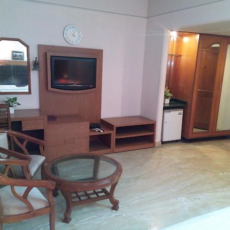 Hotel Queens Residency Gurgaon Exterior foto