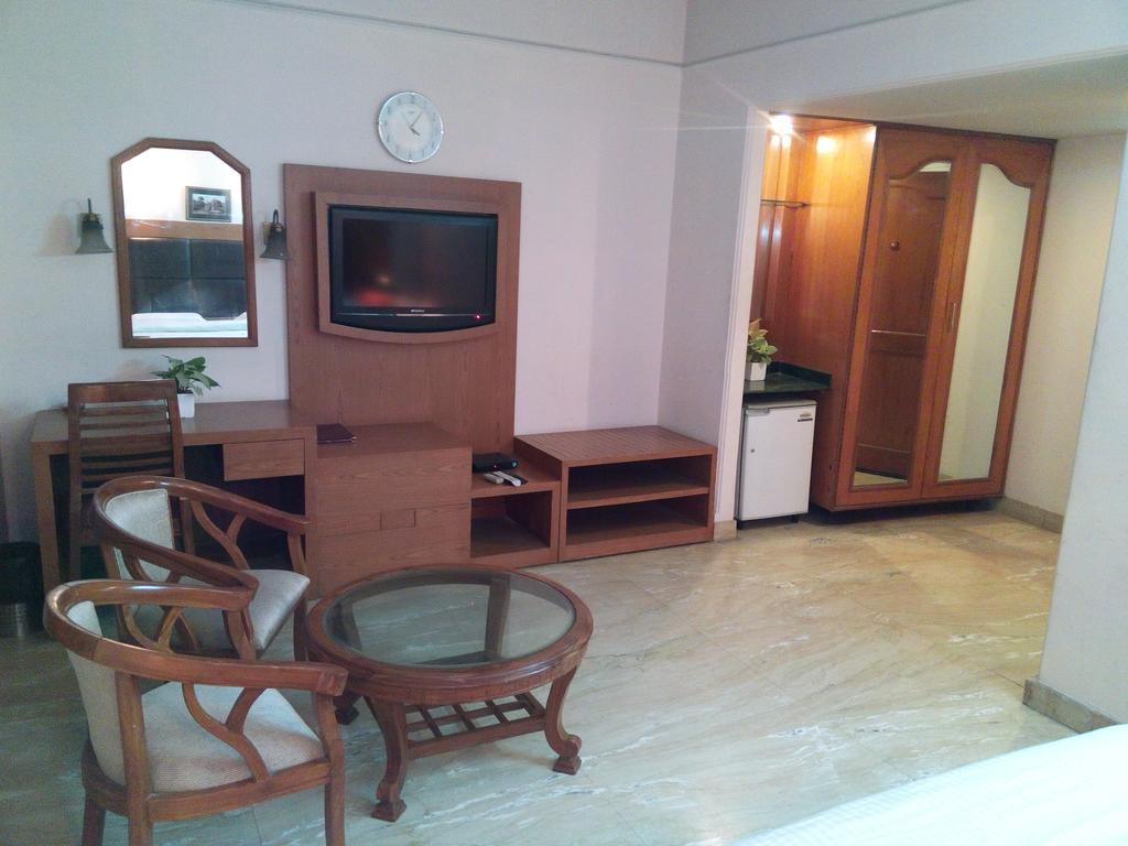 Hotel Queens Residency Gurgaon Exterior foto