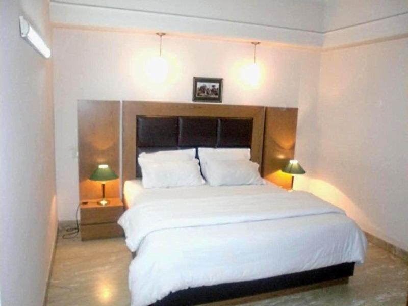 Hotel Queens Residency Gurgaon Exterior foto